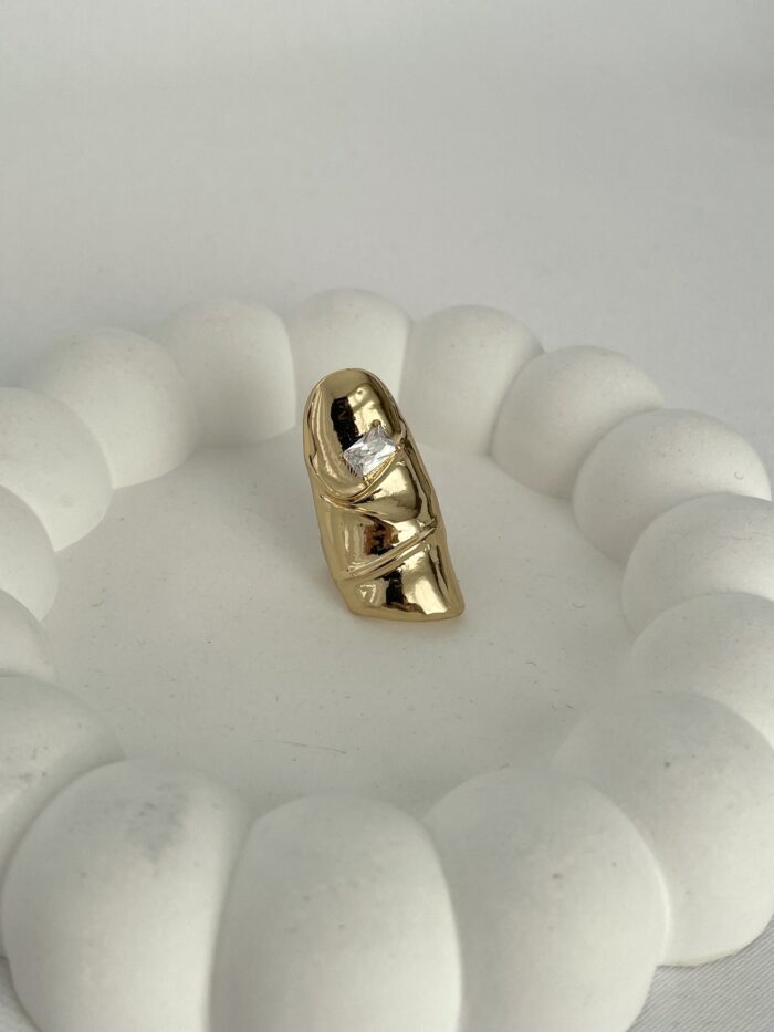 Özel Seri Baget Taşlı Gold Tırnak Yüzüğü