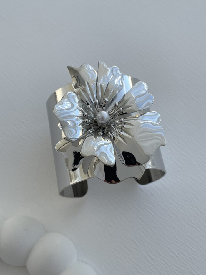 Özel Seri İnci Detaylı Çiçek Tasarım Gümüş Kelepçe Bileklik