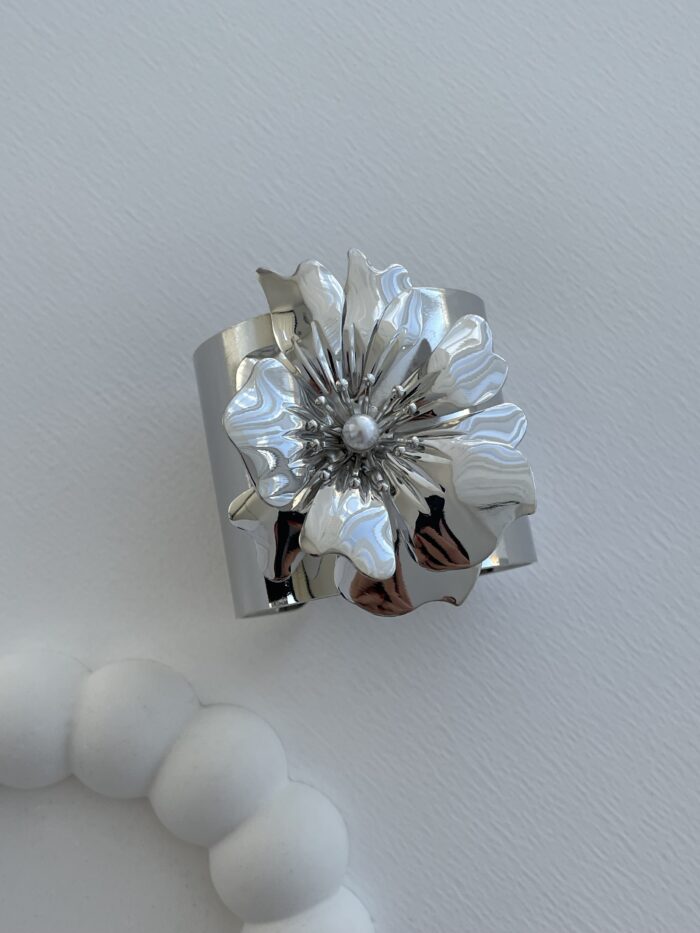Özel Seri İnci Detaylı Çiçek Tasarım Gümüş Kelepçe Bileklik