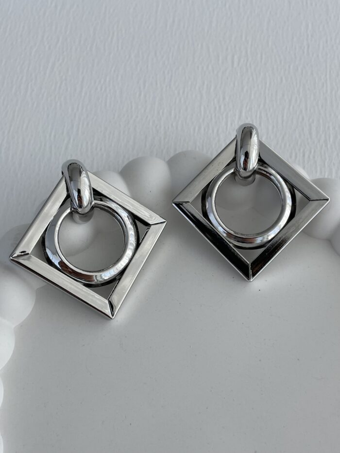 Özel Seri Kare Tasarım Orta Boy Gümüş Küpe