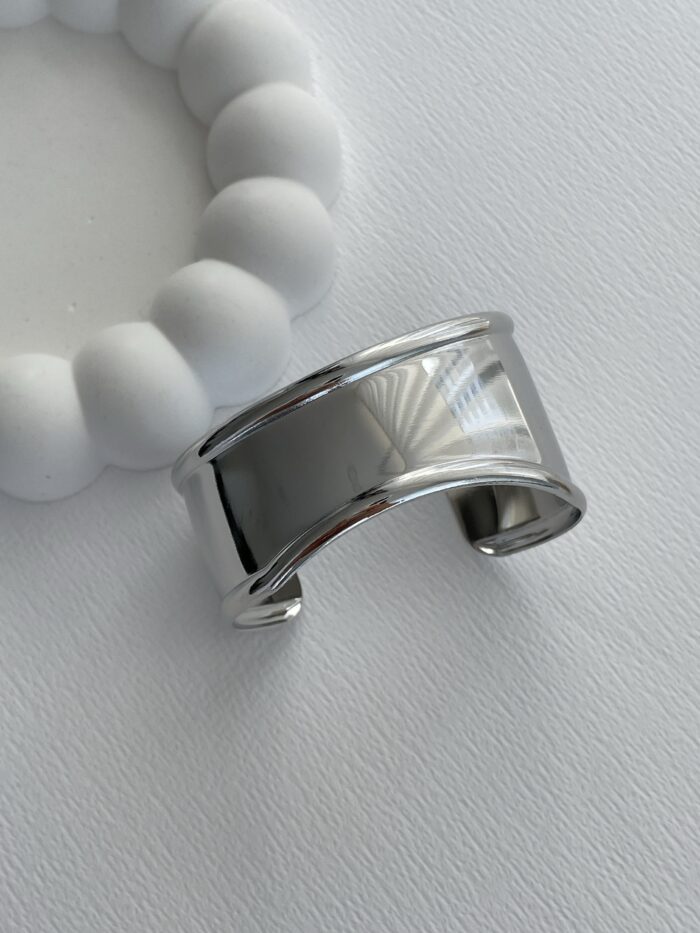 Özel Seri Asimetrik Kıvrım Marka Model Gümüş Plaka Bileklik