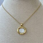 Çelik Oval Tasarım Sedef Detay Gold Kolye