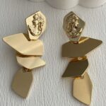Özel Seri Asimetrik Desen Yaprak Tasarım Gold Küpe