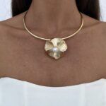 Özel Seri İnci Detay Çiçek Tasarım Gold Choker Kolye