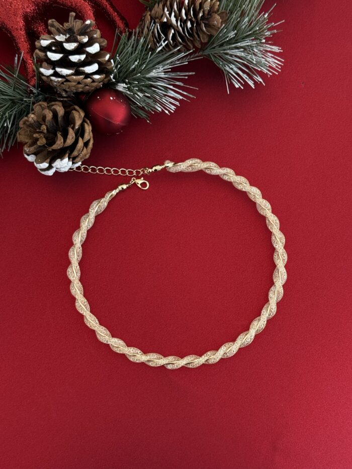 NS-Tel Görünümlü Kıvrımlı Gold Choker Kolye