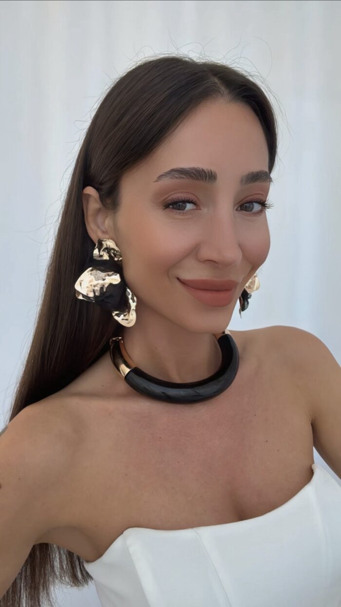 Özel Seri Marka Model Gold & Siyah Choker Kolye