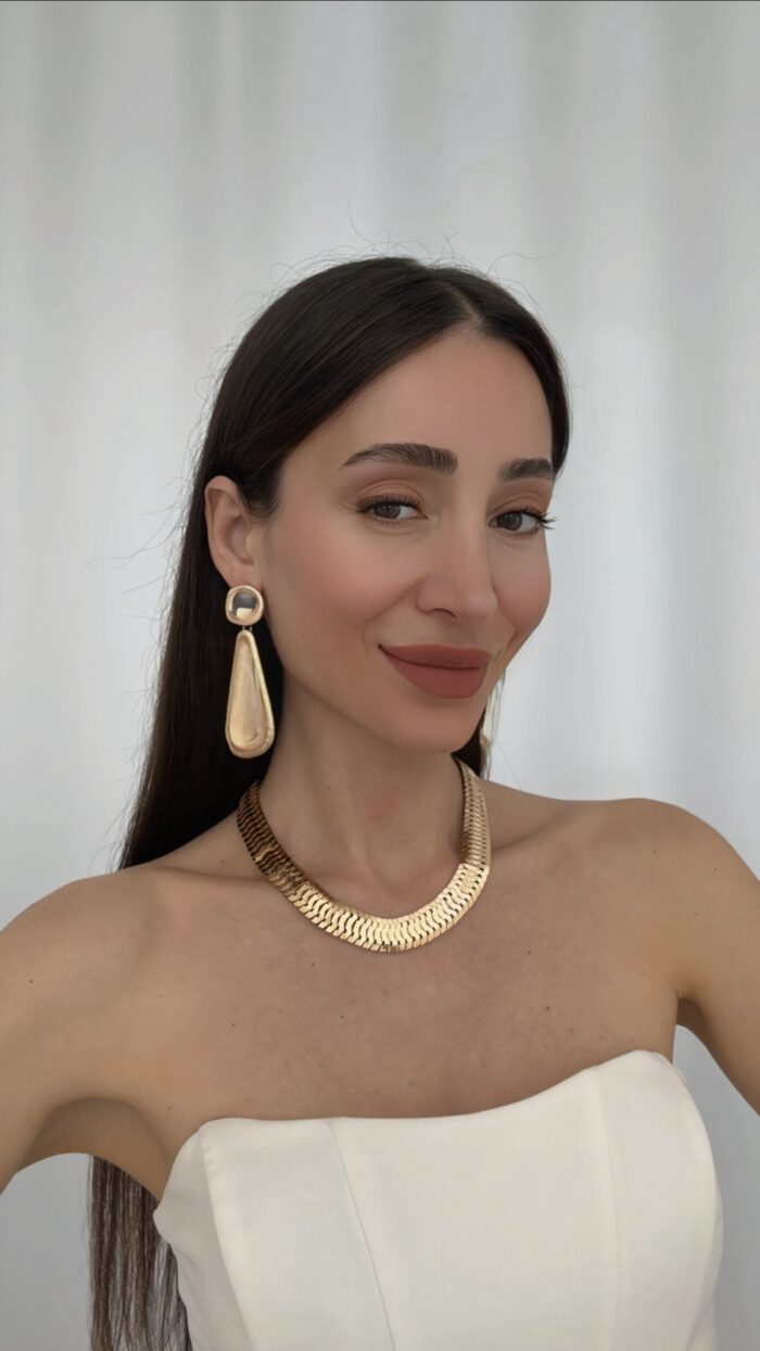 Özel Seri Saydam Detay Gold Sallantılı Küpe