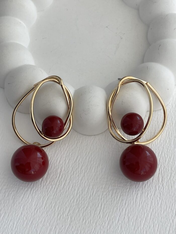 Özel Seri Asimetrik Kıvrım Bordo Top Gold Küpe