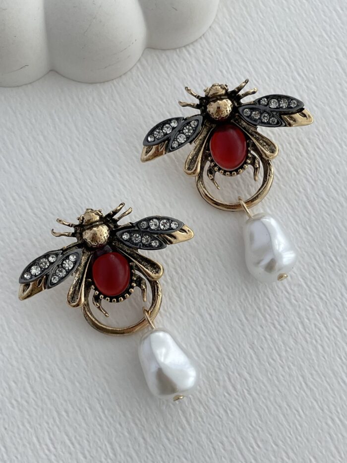 Özel Seri Zirkon taşlı Arı Tasarım İncili Gold Küpe