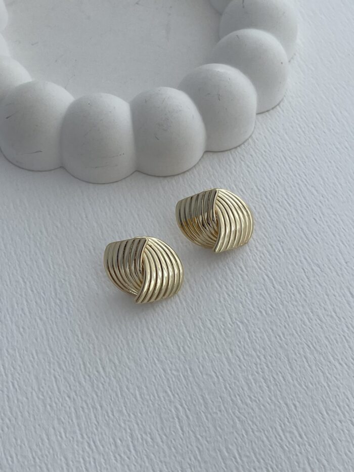 Özel Seri Tırtık Model X Tasarım Gold Küpe