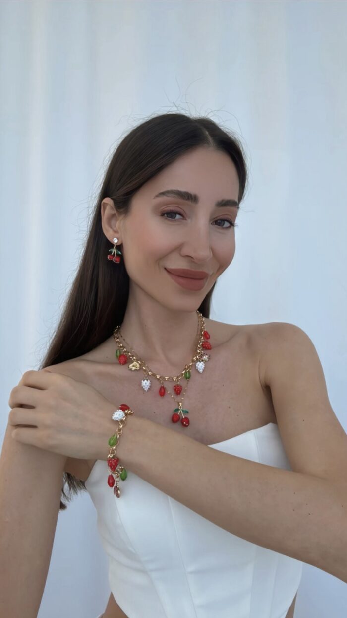 Özel Seri Çilek Renkli Taşlı Charm Gold Bileklik