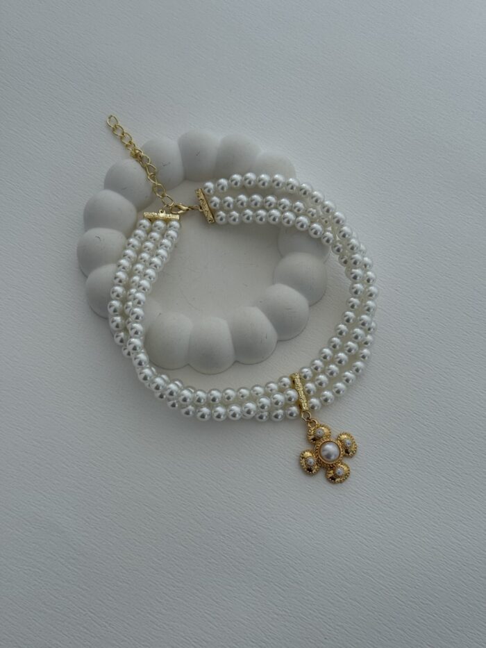 Özel Seri Çiçek Motif Üç Sıra İnci Gold Choker Kolye