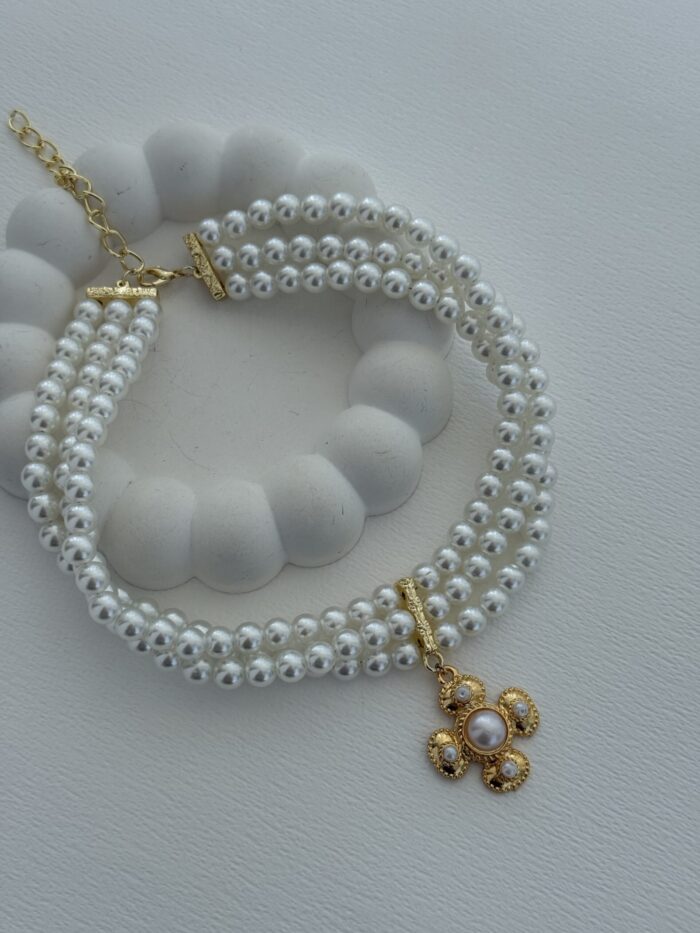 Özel Seri Çiçek Motif Üç Sıra İnci Gold Choker Kolye