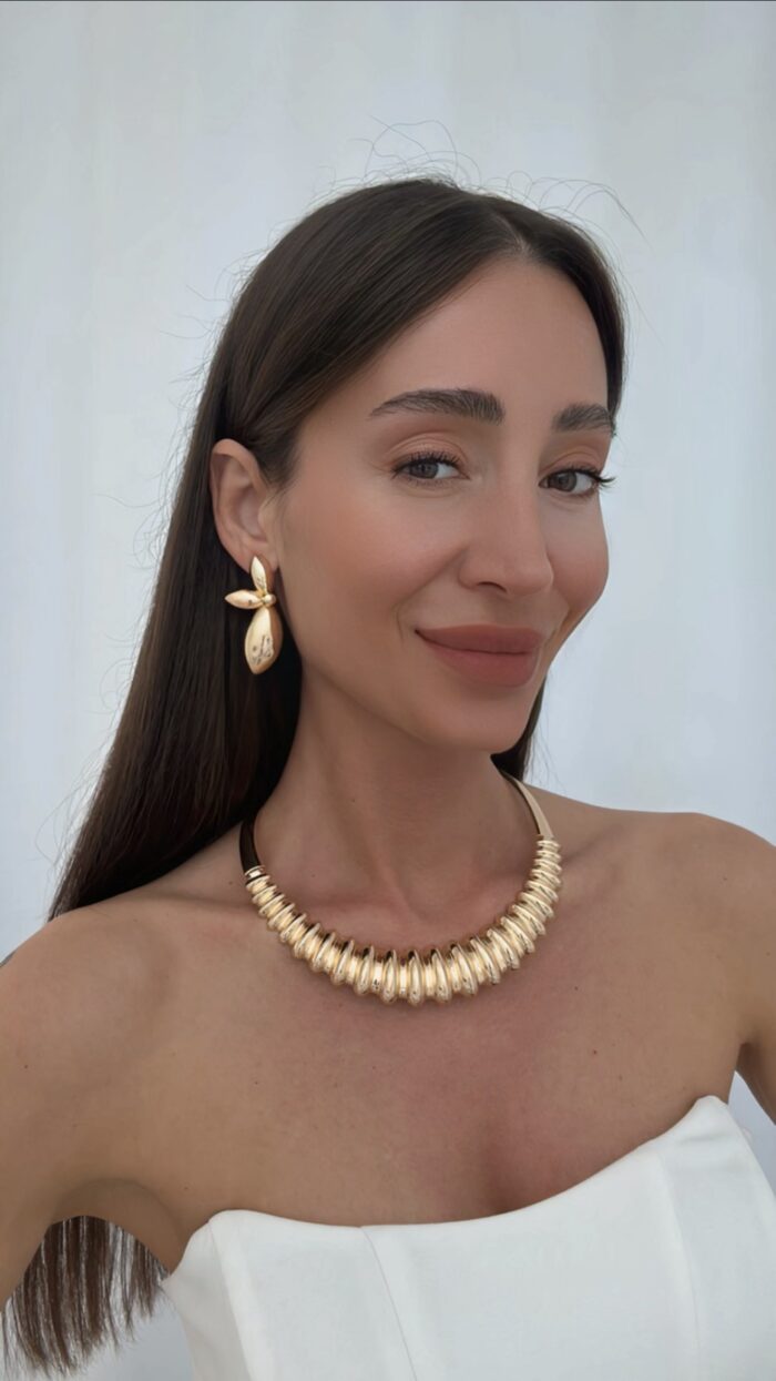 Özel Seri Yarım Çiçek Tasarım Gold Küpe