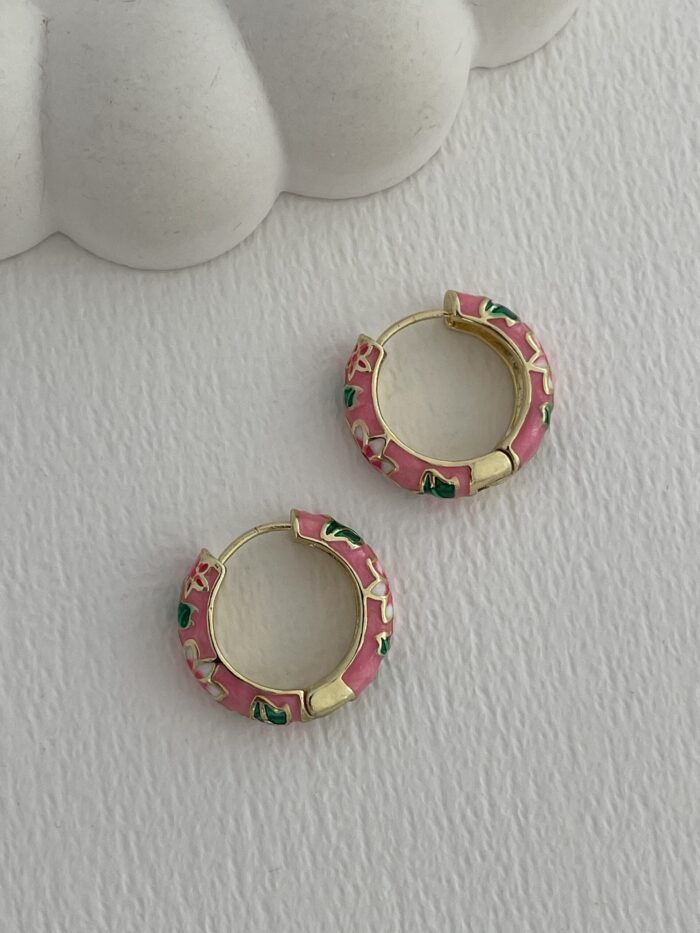 Özel Seri Çiçek Kabartma Desen Pembe Gold Küpe