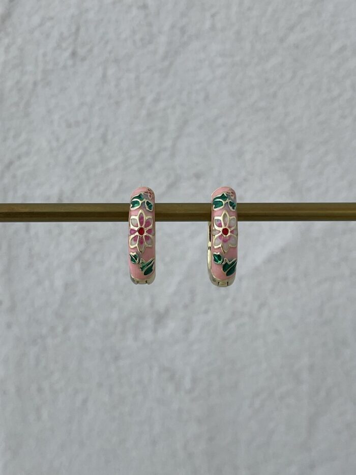 Özel Seri Çiçek Kabartma Desen Pudra Gold Küpe