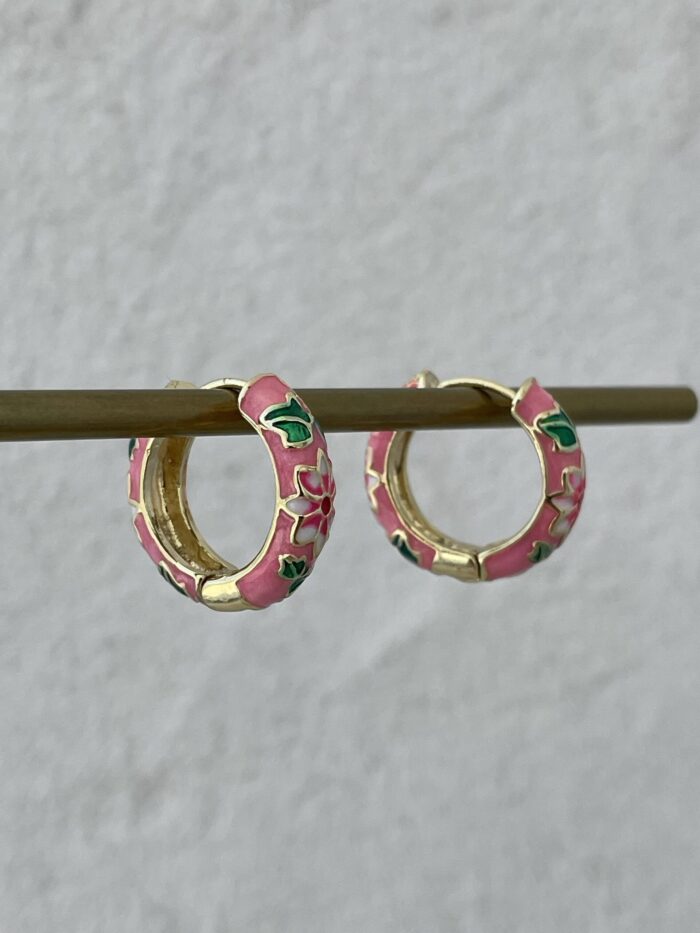 Özel Seri Çiçek Kabartma Desen Pembe Gold Küpe