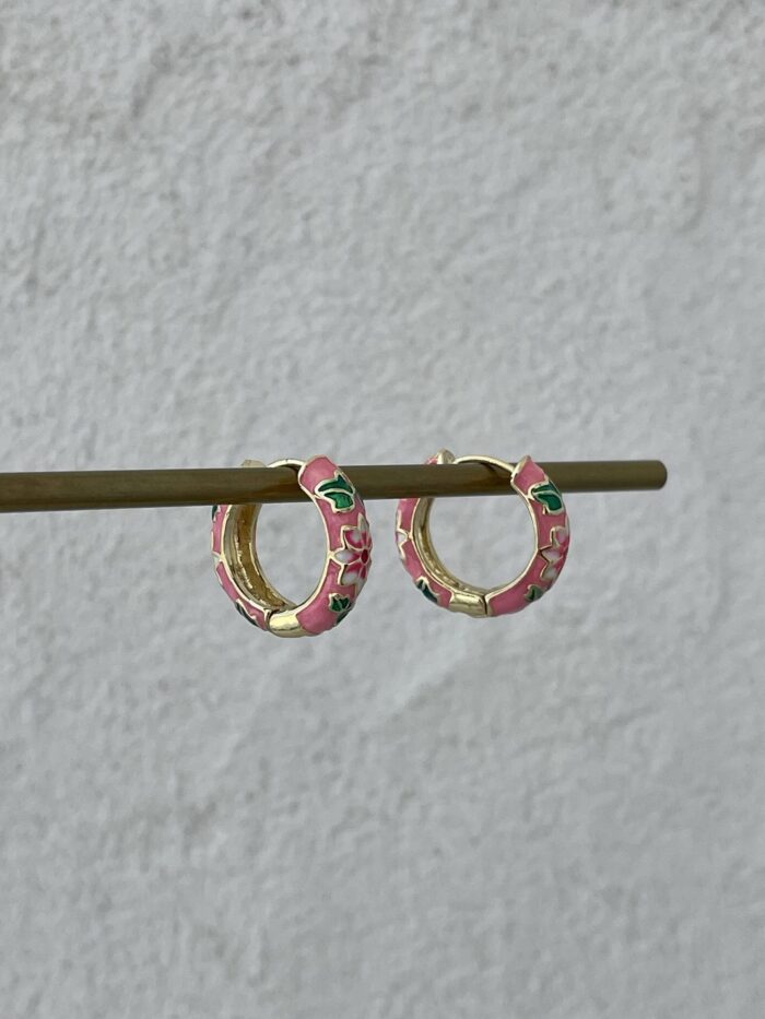 Özel Seri Çiçek Kabartma Desen Pembe Gold Küpe