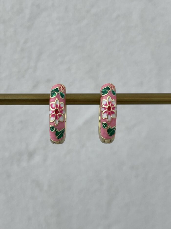Özel Seri Çiçek Kabartma Desen Pembe Gold Küpe