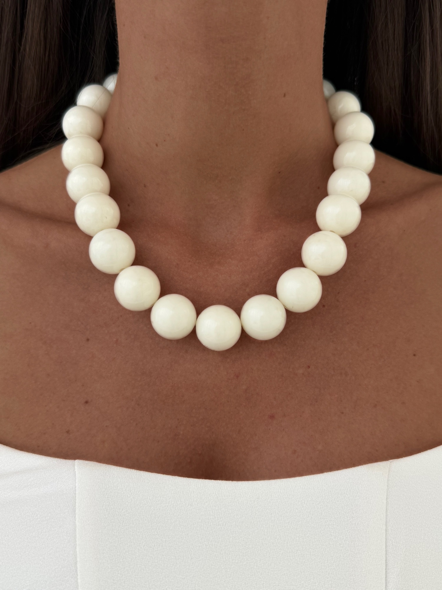 img_0966-2 Özel Seri Top Tasarım Krem Rengi Kolye