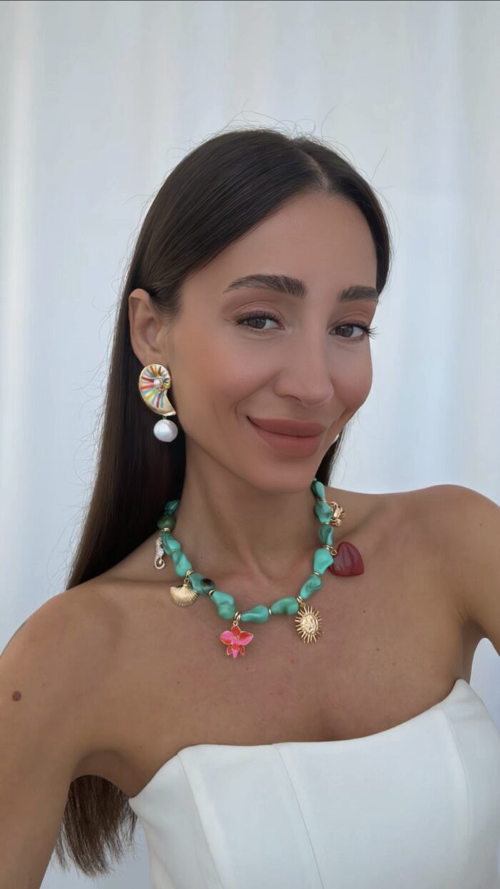 Özel Seri Charm Detay Yeşil Barok Akrilik Boncuk Kolye