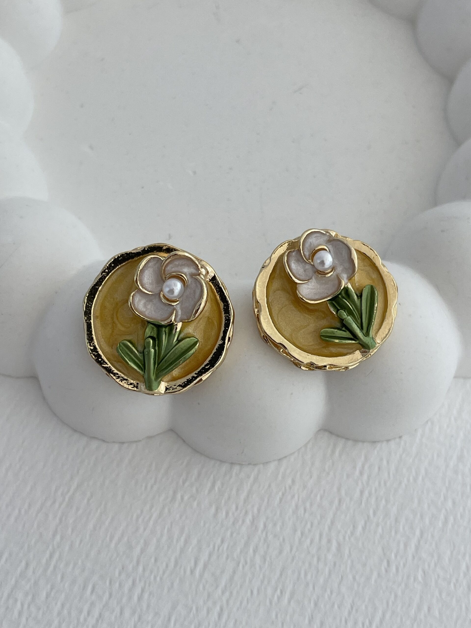 img_7504 Özel Seri Sarı Çiçek Tasarım Gold Yuvarlak Küpe