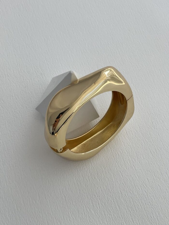 Özel Seri Asimetrik Kıvrımlı Gold Kare Kelepçe Bileklik