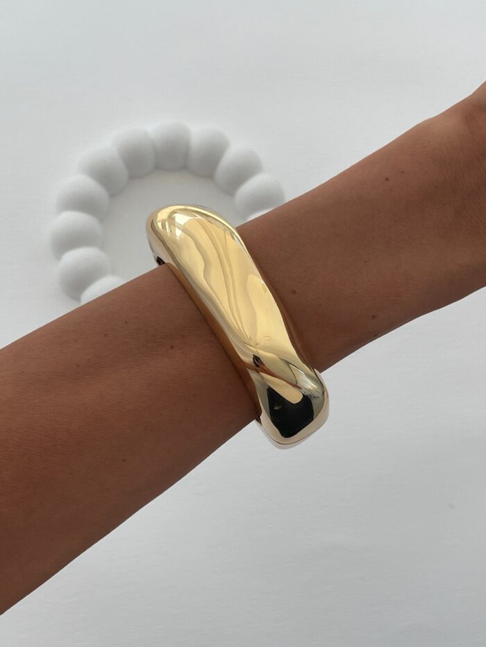 Özel Seri Asimetrik Kıvrımlı Gold Kare Kelepçe Bileklik