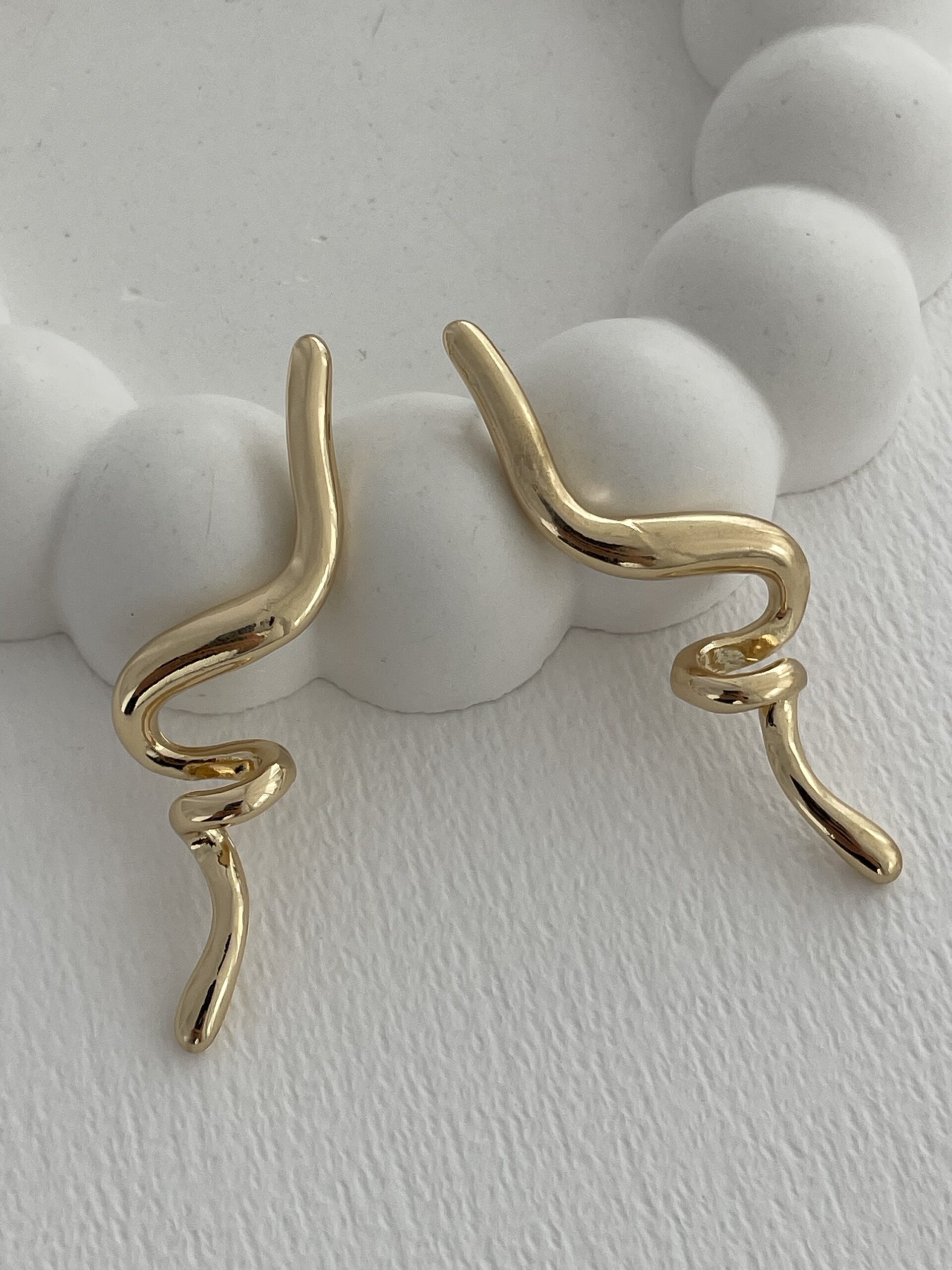 img_9609-2 Özel Seri Soyut Çubuk Tasarım Gold Küpe