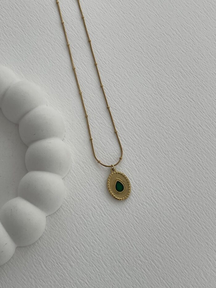 Çelik Yeşil Damla Taş Desenli Vintage Gold Kolye