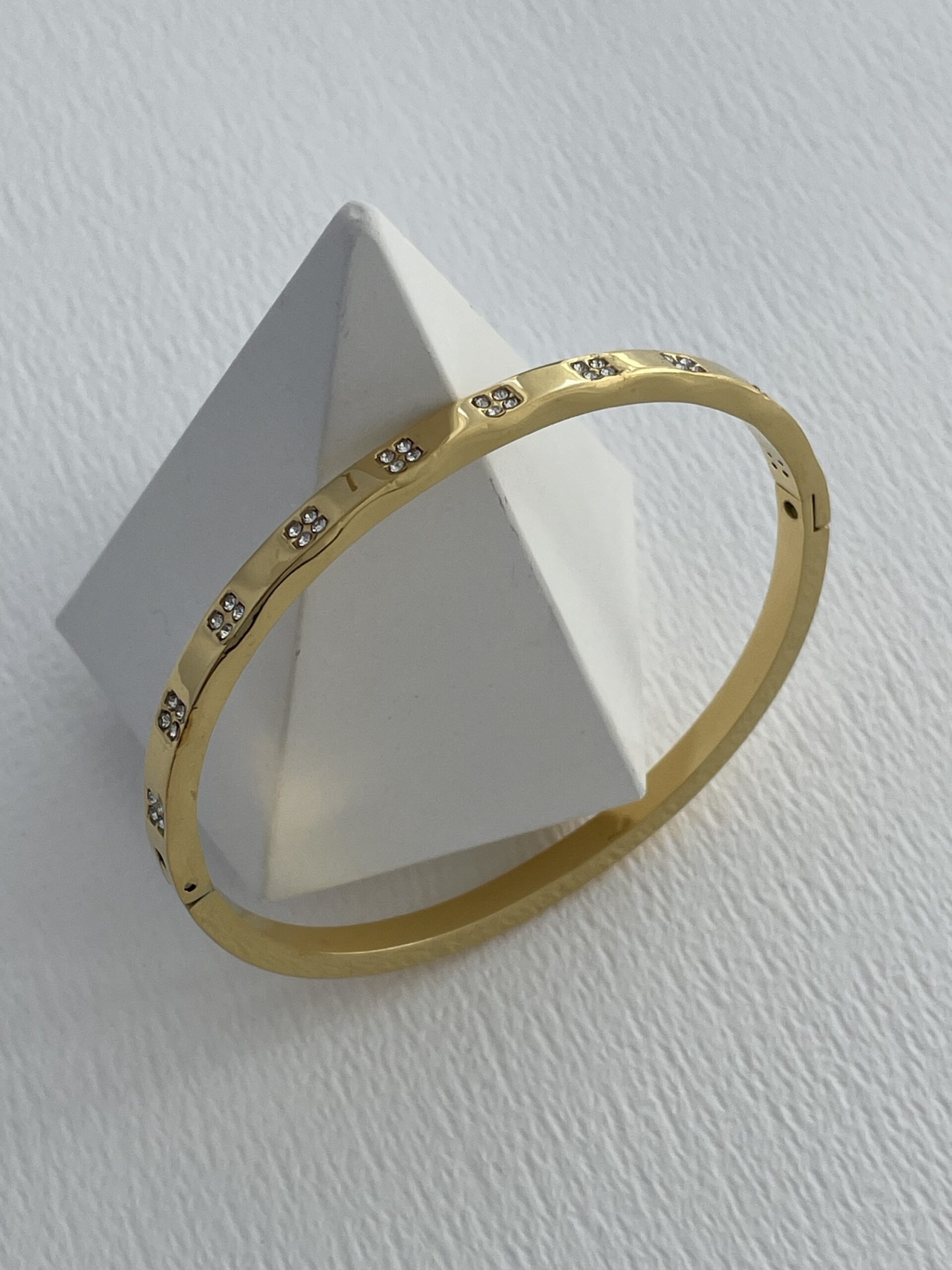 img_0556 Çelik Kare Zirkon Taşlı Gold Kelepçe Bileklik