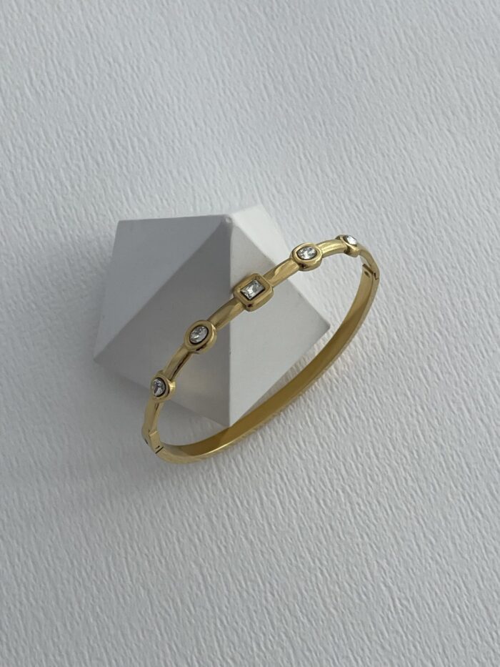 Çelik Geometrik Desen Taşlı Gold Kelepçe Bileklik