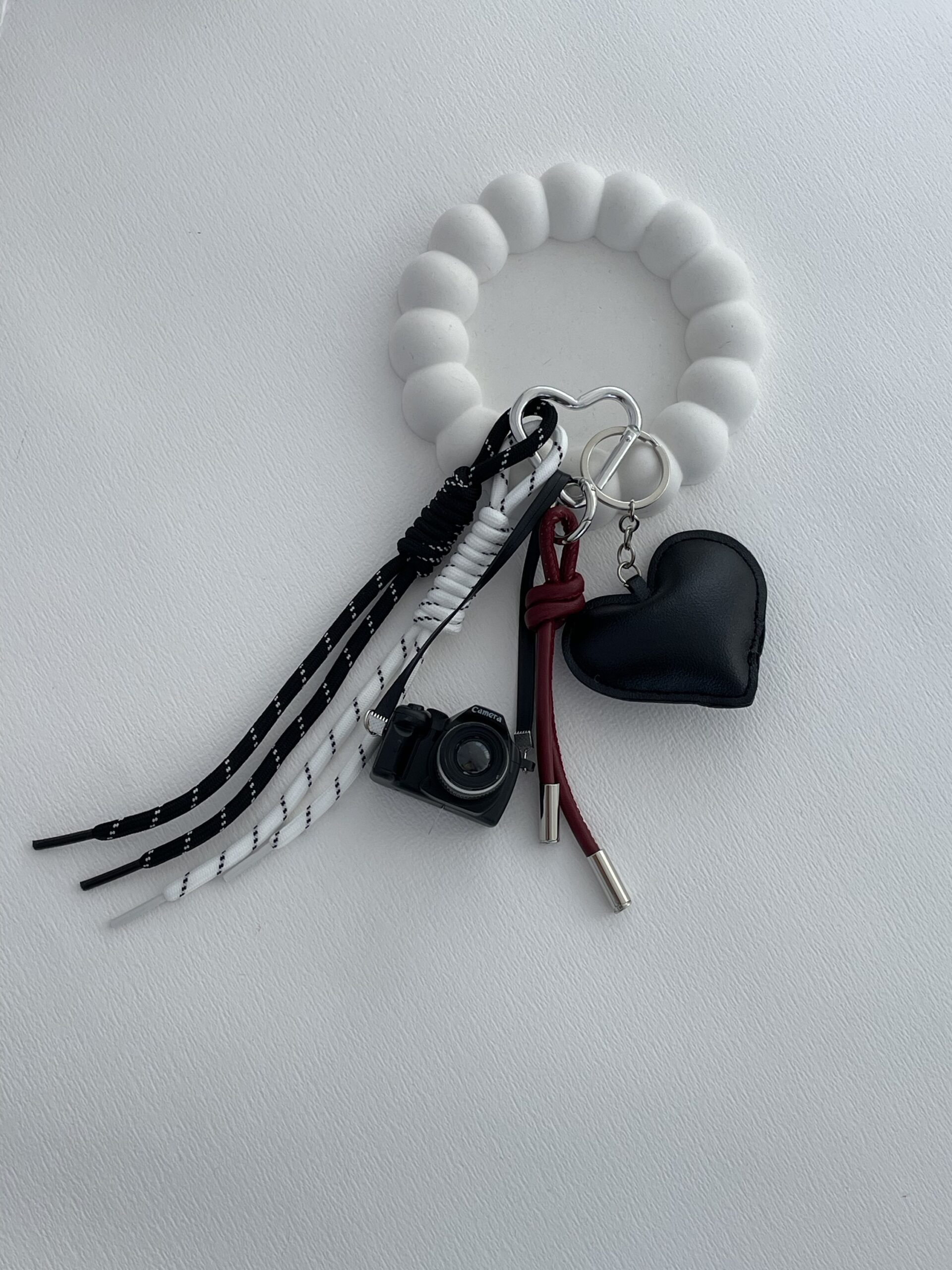 img_1149-2 Fotoğraf Makinesi Ve Kalp Tasarım Çanta Charm Aksesuarı