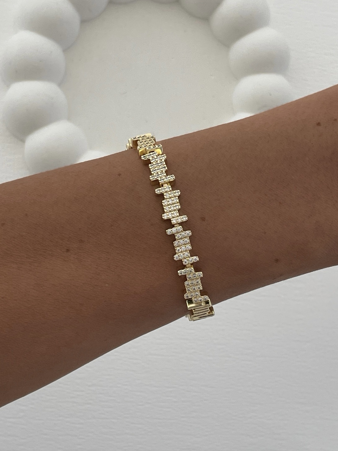 img_1285-1 Özel Seri Zirkon Taşlı Zikzak Tasarım Gold Bileklik