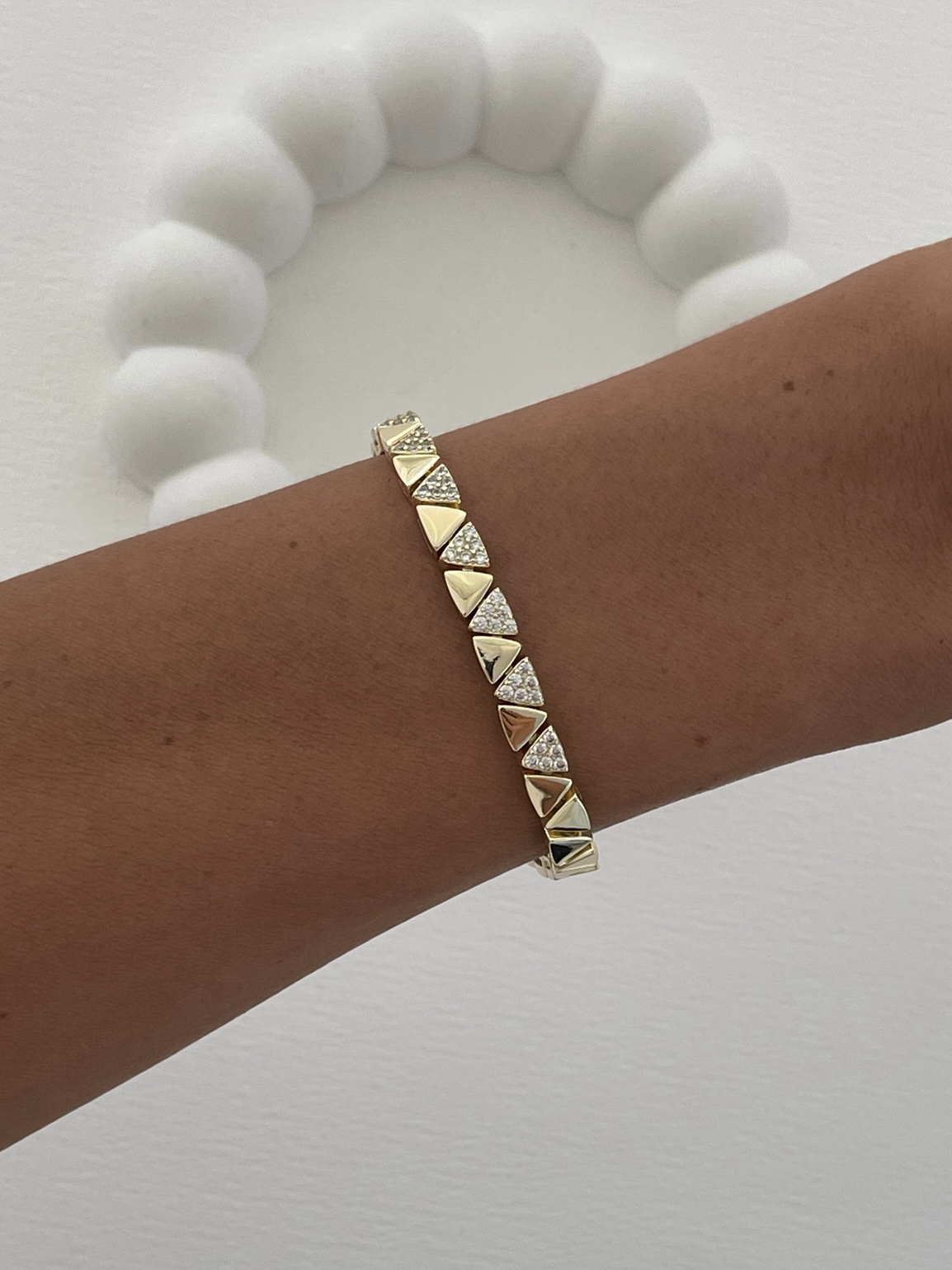 img_1973-1 Özel Seri Zirkon Taşlı Üçgen Tasarım Gold Bileklik