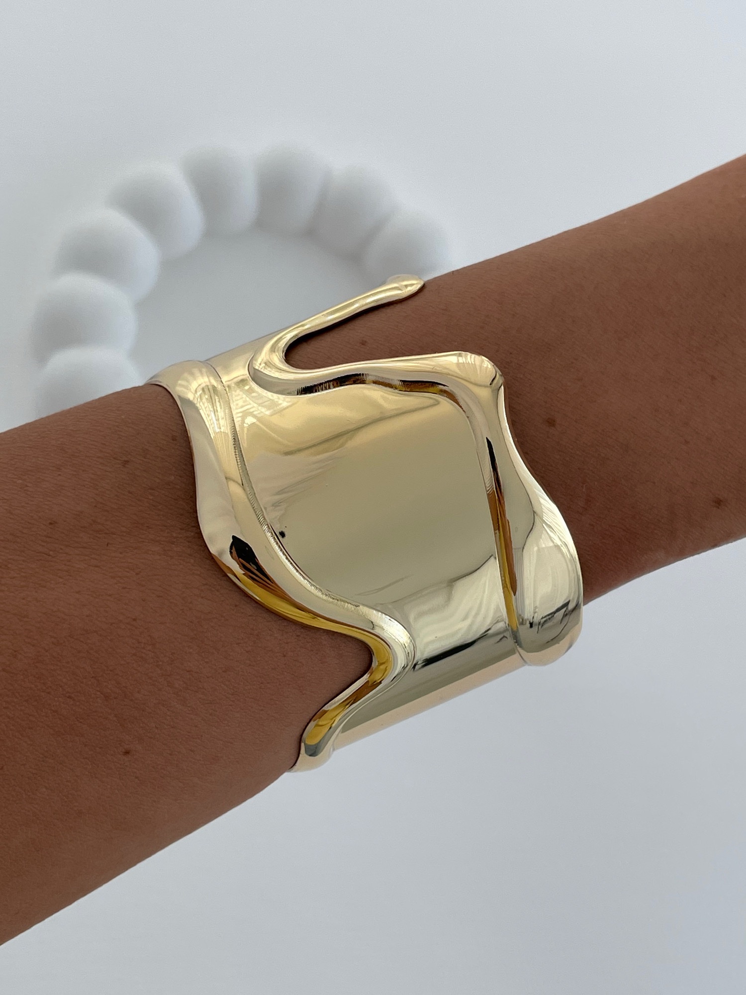 img_4047-4 Özel Seri Soyut Tasarım Sıkıştırılabilir Gold Bileklik