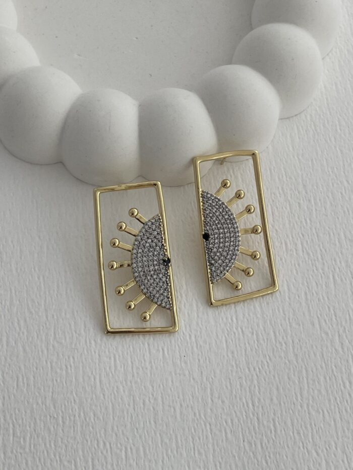Özel Seri Zirkon Taşlı Yarım Güneş Tasarım Gold Küpe
