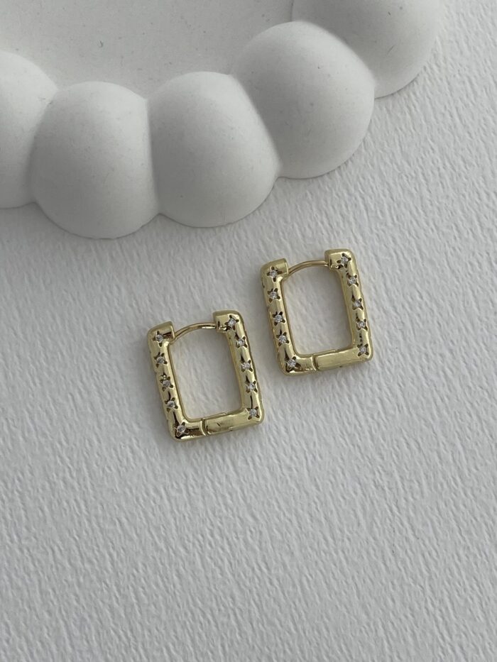 Özel Seri Yıldız Zirkon Taşlı Kare Gold Küpe