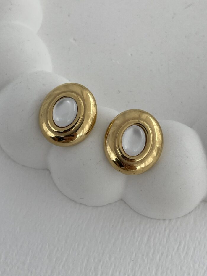 Çelik Sedef Detay Oval Tasarım Gold Küpe