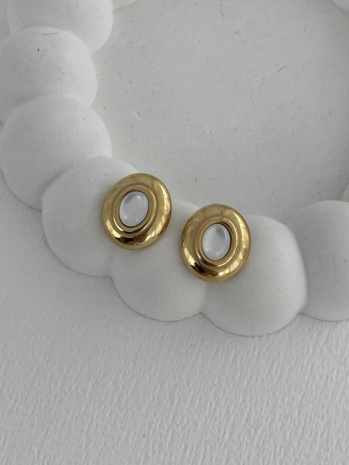 Çelik Sedef Detay Oval Tasarım Gold Küpe