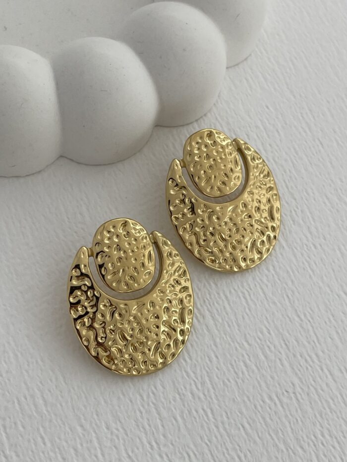 Çelik Desenli İç içe Oval Tasarım Gold Küpe