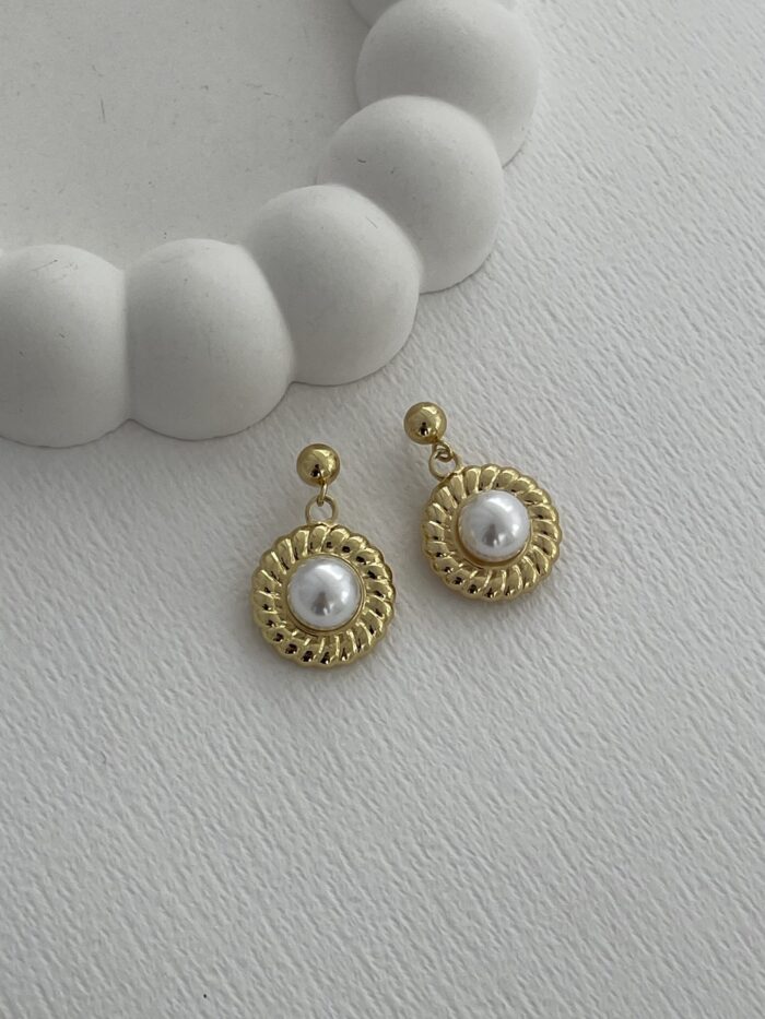 Çelik İnci Detay Tırtık Yuvarlak Tasarım Gold Küpe