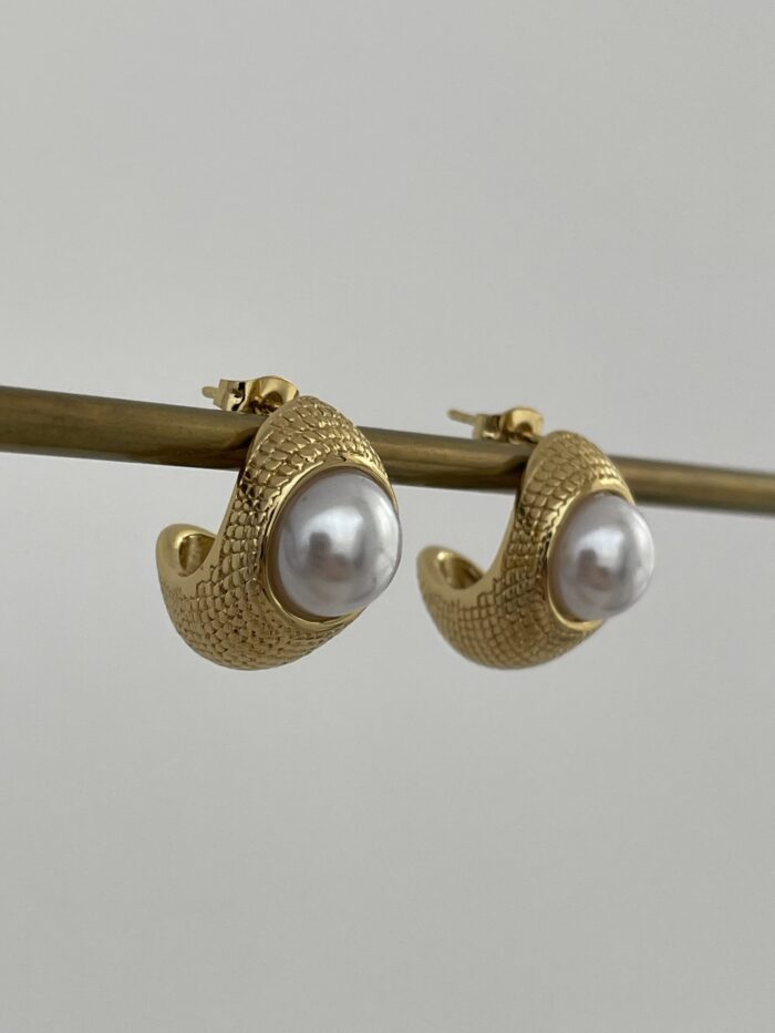 Çelik İnci Detay Desenli Oval Tasarım Gold Küpe