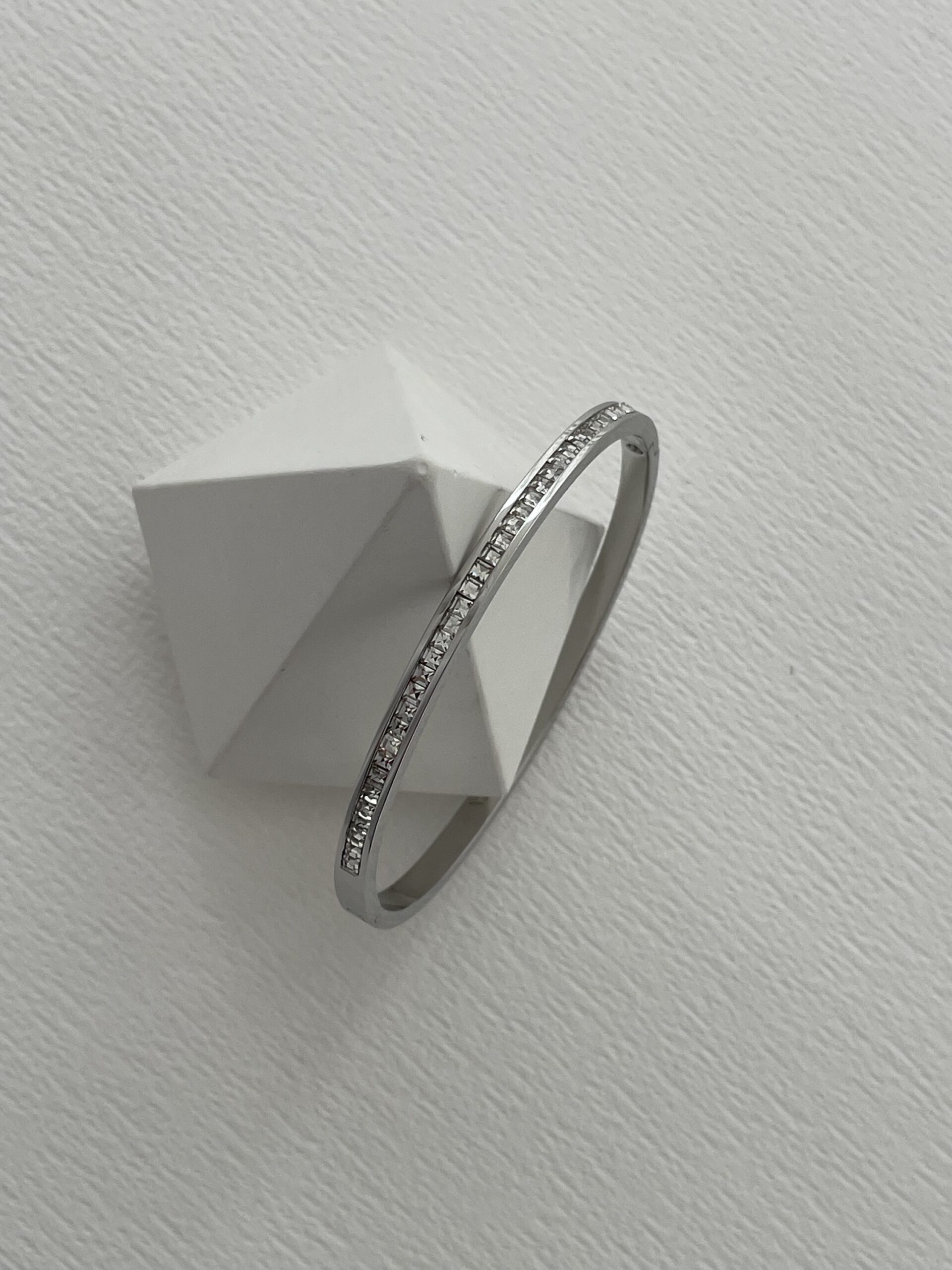 img_9850-2 Çelik Tek Sıra Zirkon Taşlı Gümüş Kelepçe Bileklik