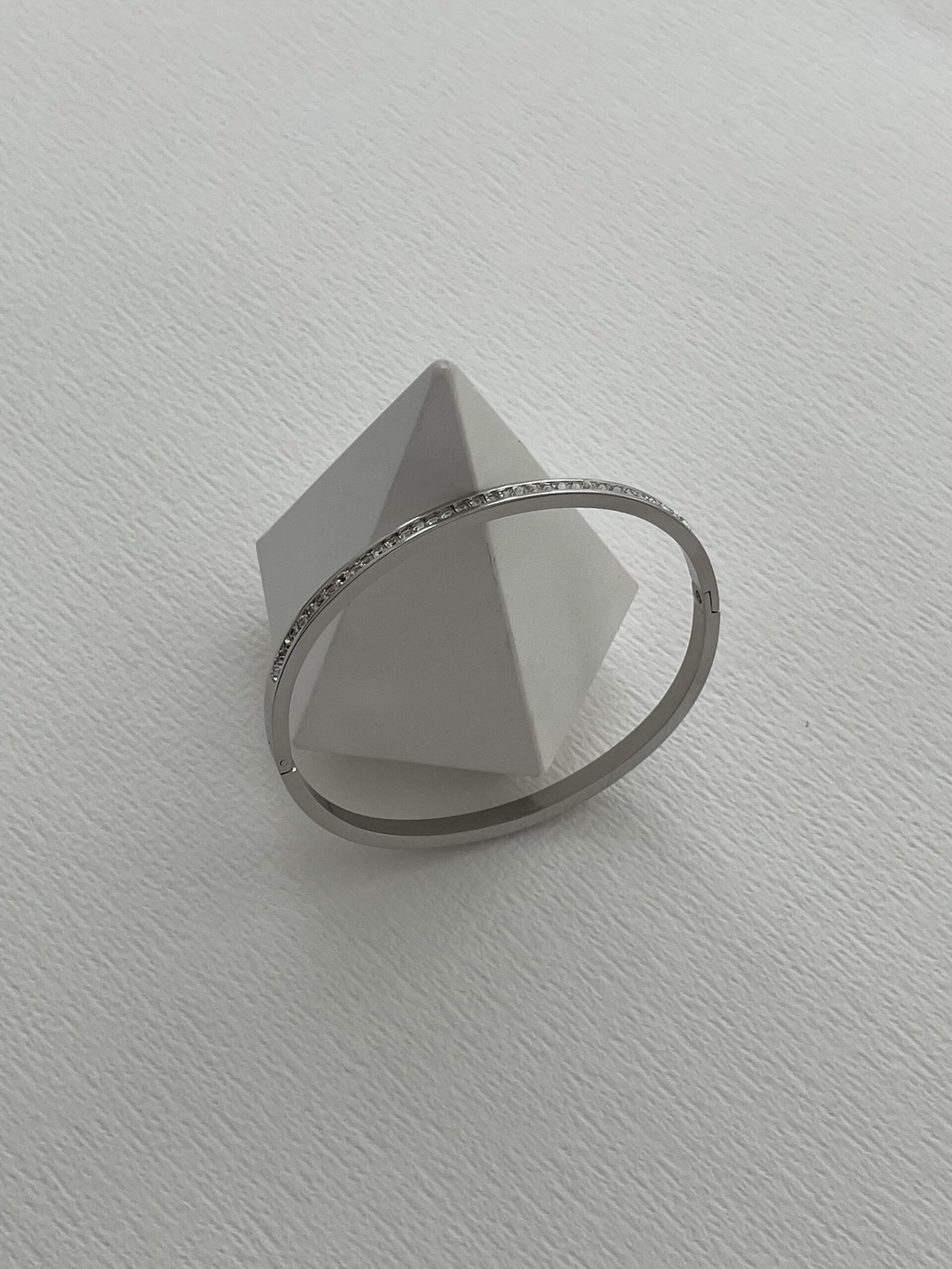 img_9852-3 Çelik Tek Sıra Zirkon Taşlı Gümüş Kelepçe Bileklik