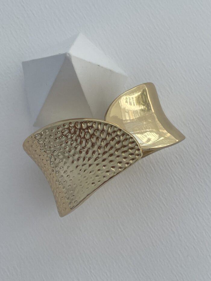 Özel Seri Yarısı Desenli Gold Kelepçe Bileklik