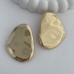 Özel Seri Asimetrik Kıvrım Gold Küpe