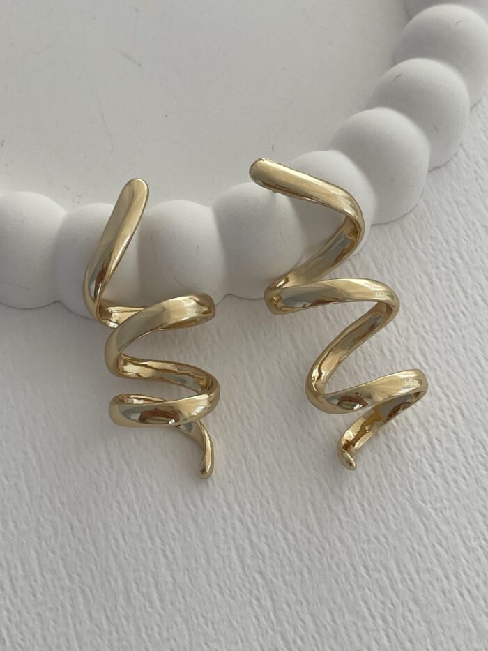 Özel Seri Yay Tasarım Gold Küpe