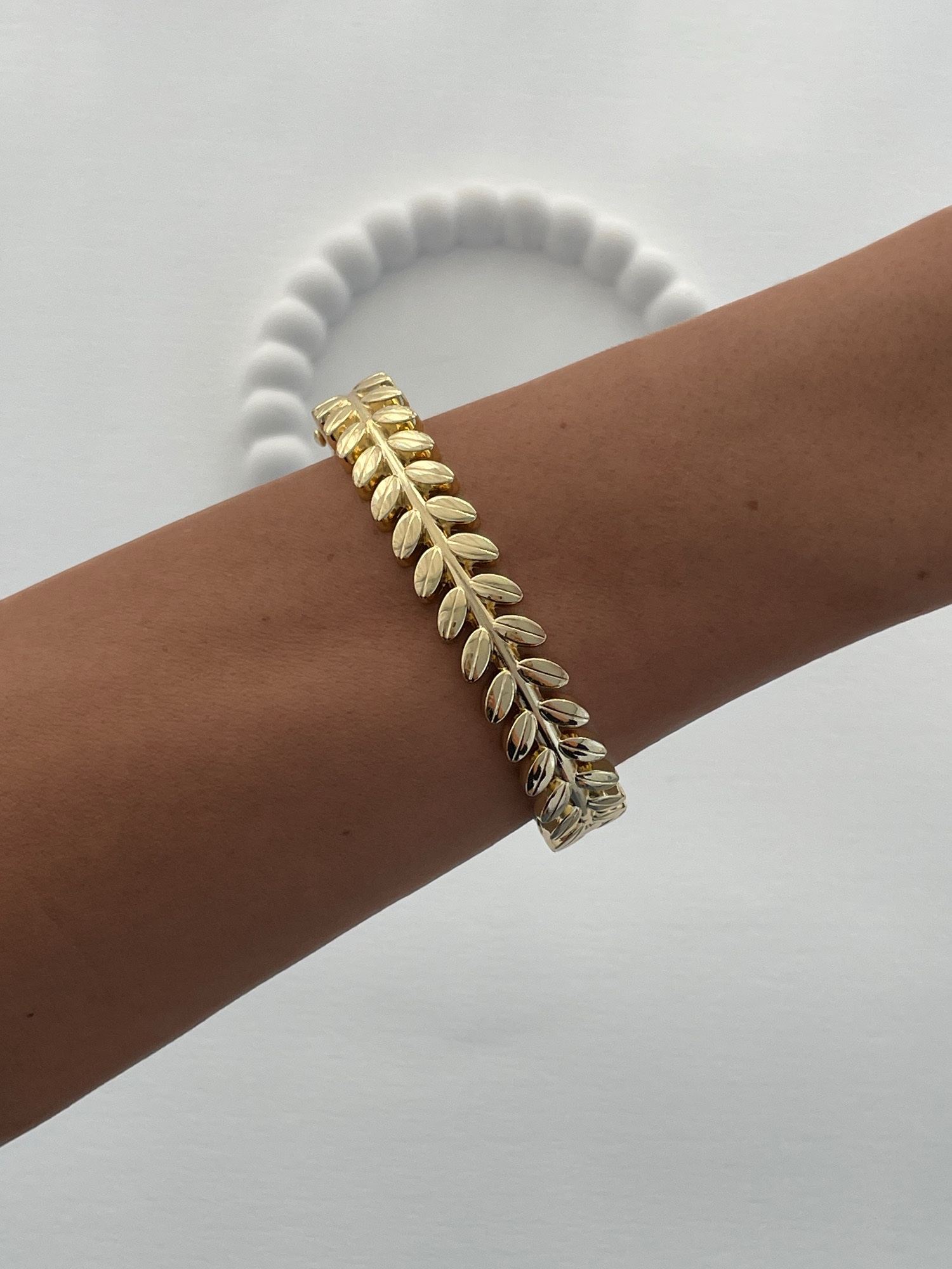 img_4075-5 Özel Seri Yaprak Tasarım Gold Kelepçe Bileklik