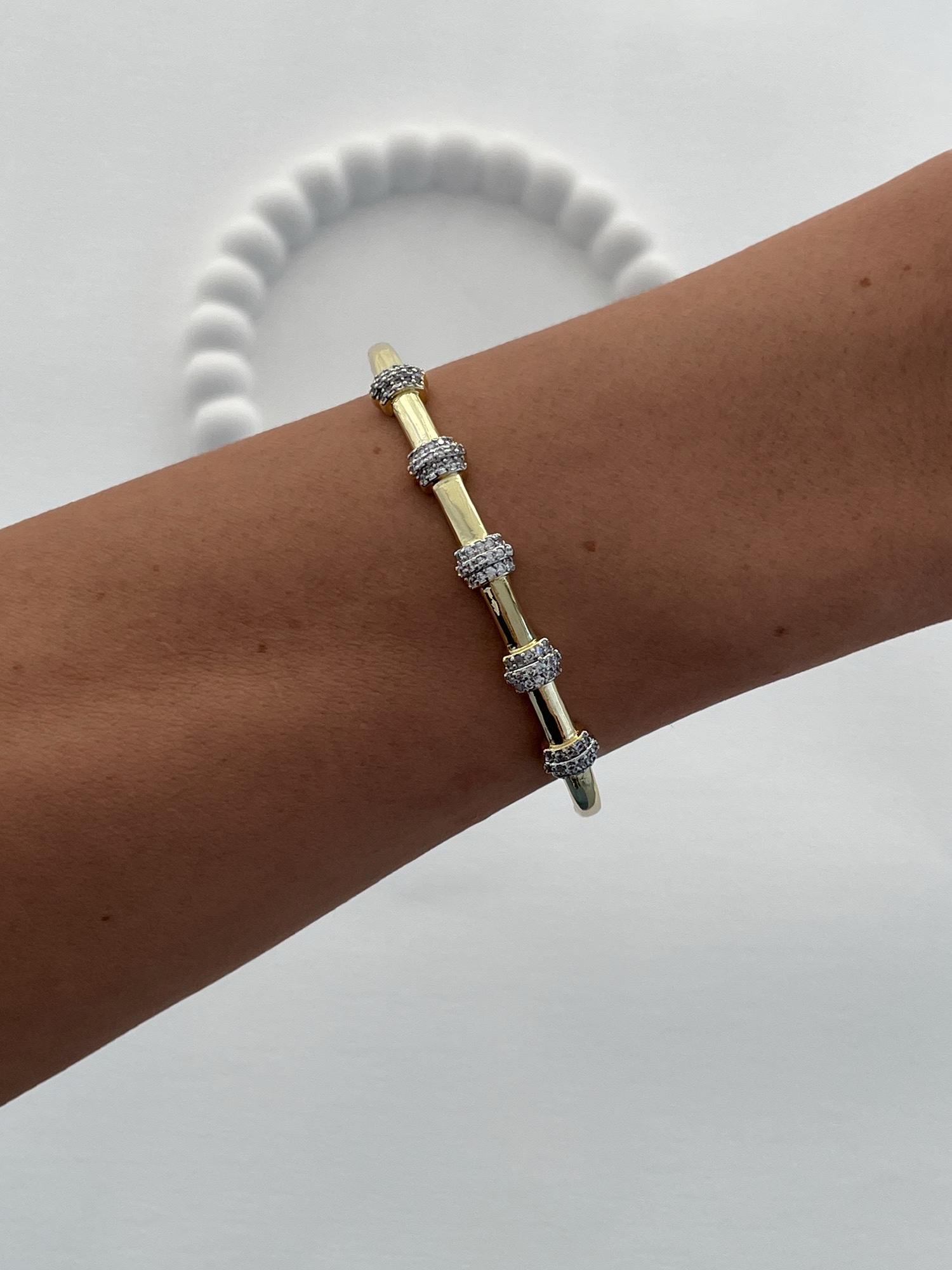 img_5748-4 Özel Seri Zirkon Taşlı Simit Tasarım Gold Kelepçe Bileklik